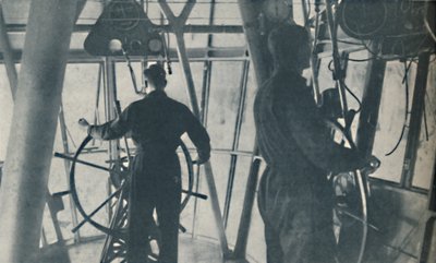 Komfort för passagerare och kabinen av en fantastisk centralkontroll, c1935 av Unbekannt