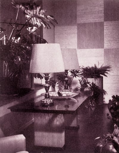 Hörn av ett stort vardagsrum, designat av Paul T. Frankl, 1949. av Unbekannt