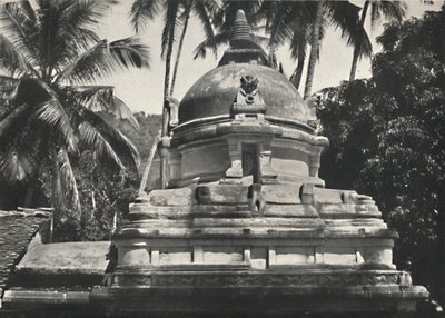 Dagoba i den heliga tandens tempel i Kandy, 1926 av Unbekannt