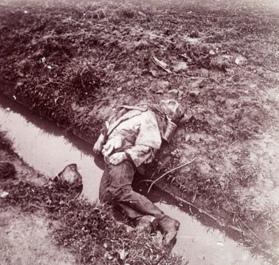 Död tysk soldat, Ypres, Flandern, Belgien, c1914-c1918 av Unbekannt
