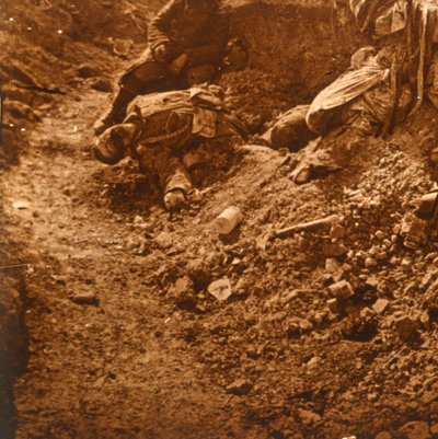 Död kropp i skyttegravarna, Perthes, norra Frankrike, c1914-c1918 av Unbekannt