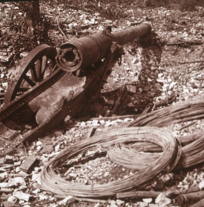 Förstörd 155-kanon, c1917-c1918 av Unbekannt