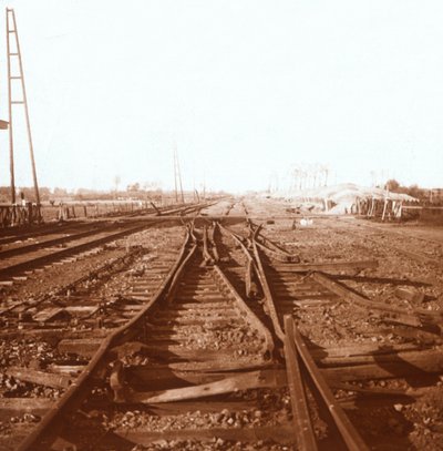 Förstörda järnvägsspår, Roeselare, Flandern, Belgien, c1914-c1918 av Unbekannt