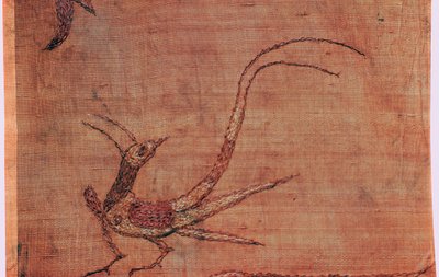 Detalj av en kinesisk broderad sidentuss med en fenix från en skytisk grav av Unbekannt