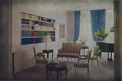 Salongen designad av André Dumuys, som gränsar till vardagsrummet, från vilken den kan vara avskild av Unbekannt