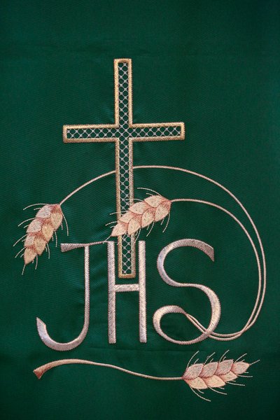 Broderi i Maria SS, Assunta kyrka: Jesus Kristus christogram eller monogram, Galatone, Italien av Unbekannt