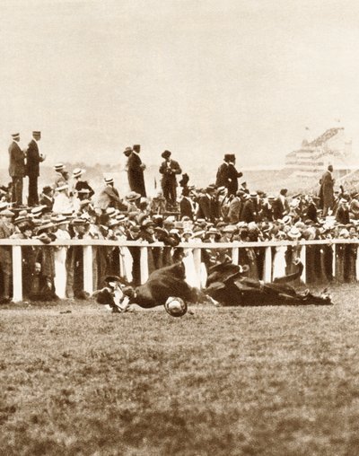 Emily Davison kastar sig framför Kings häst under Derbyt, Epsom, Surrey, 1913 av Unbekannt