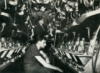 Maskinrum i en brittisk ubåt, andra världskriget, 1945. av Unbekannt