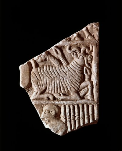 Fragment av en basrelief, 2500 f.Kr. av Unbekannt