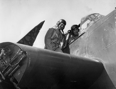 Fransk flygpersonal utbildas vid sjöflygstationen, Quonset, Rhode Island, USA, 1951 av Unbekannt