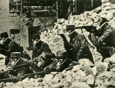 Franska soldater som bär gasmasker, första världskriget, c1915, c1920. av Unbekannt