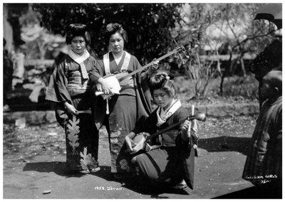 Geishaflickor, Japan, tidigt 1900-tal av Unbekannt