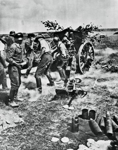 Tyskt artilleri i aktion på östfronten, 1941 av Unbekannt