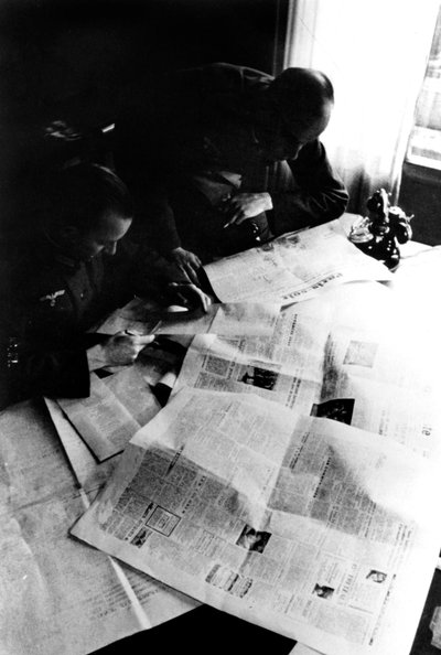 Tysk censur av fransk press, ockuperade Paris, maj 1944 av Unbekannt