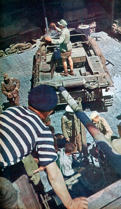 Tyska vapen och ammunition anländer till Nordafrika 1942 av Unbekannt