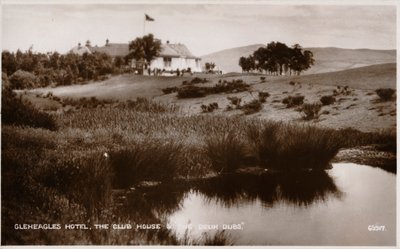 Gleneagles Hotel, The Club House & The Deuk Dubs, c1930 av Unbekannt