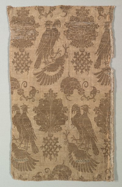 Guldmönstrat siden med falkar och heraldik, 1360-1400. av Unbekannt
