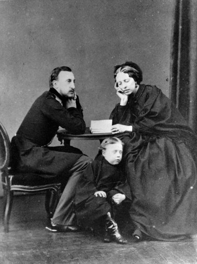 Storhertig Nicholas Nikolaevich, den äldre av Ryssland med sin fru och son, c1861-c1863 av Unbekannt