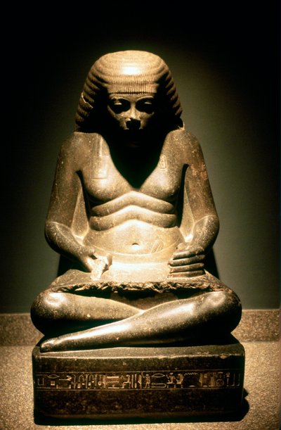 Granitstaty av en sittande fornegyptisk skrivare, från Karnak, 1718:e dynastin, c1500 f.Kr. av Unbekannt