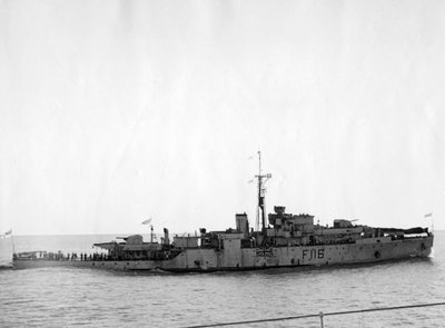 HMS Amethyst, efter aktion på Yangtzefloden, 20 april 1949 av Unbekannt