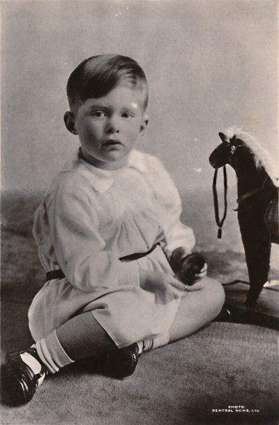 H.R.H. Prinsessan Marys äldre son, Hon. George. Henry Hubert Lascelles, c1926. av Unbekannt