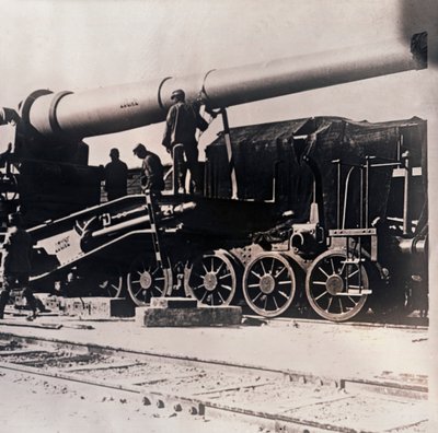 Tungt artilleri på ett tåg, c1914-c1918 av Unbekannt
