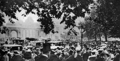 Hyde Park på en fin Ascot Sunday, London, 1926-1927 av Unbekannt