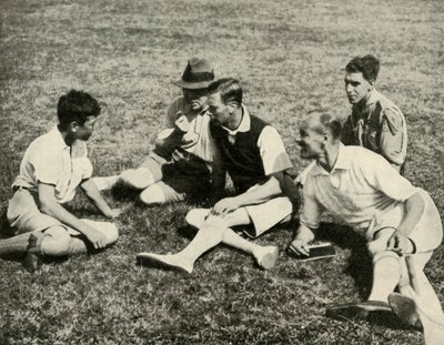 I Camp at Southwold, Suffolk: A Friendly Chat, 1937. av Unbekannt