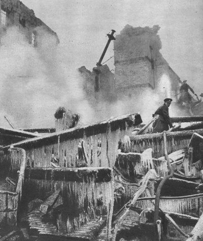 I vinterkylan lade det arktiska vädret till nya försök till civilförsvarets uppgift, 1941 1942 av Unbekannt