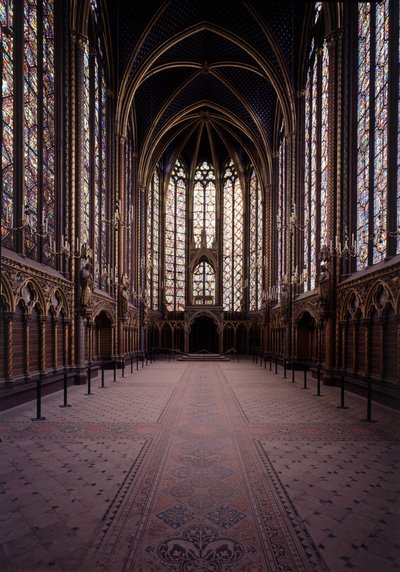 Interiör av Sainte Chapelle (övre kapellet) i Paris. Gotisk konst från 1200-talet. av Unbekannt