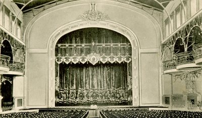 Interiörvy av teatern i Nicholas II Peoples House, St Petersburg, Ryssland, 1900-talet av Unbekannt