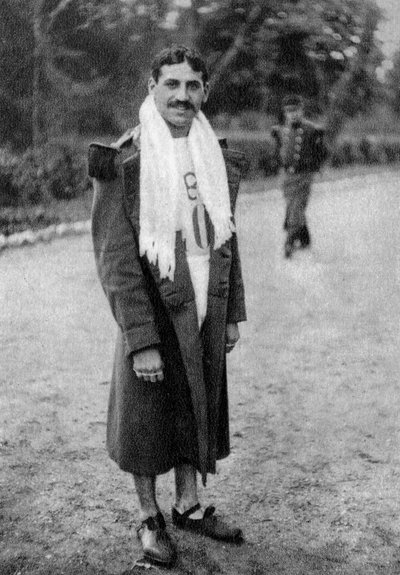 Jean Bouin, fransk soldat och idrottsman, 1912 av Unbekannt