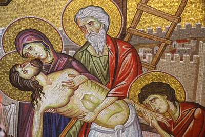 Jesus ner från korset, Detalj av mosaikkonst som skildrar begravningen av Jesus Kristus, Heliga gravskyrkan, Jerusalem, Israel av Unbekannt