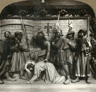 Jesus faller andra gången under tyngden av korset, c1920-talet. av Unbekannt
