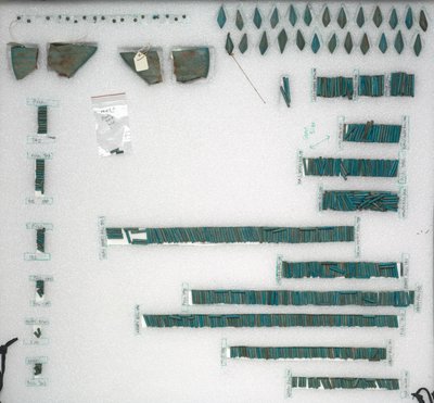 Smycken från Senbi, 1980-1801 f.Kr. av Unbekannt