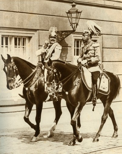 Kaiser Wilhelm II och kung George V i Berlin, Tyskland, 1911, 1935. av Unbekannt
