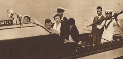 Kung Edward återvänder till sin yacht från ön Rab, 1937 av Unbekannt