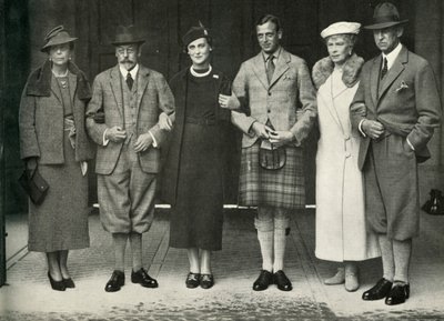 King George V, Queen Mary, Prince George, Princess Marina...på Balmoral 1934, 1951. av Unbekannt