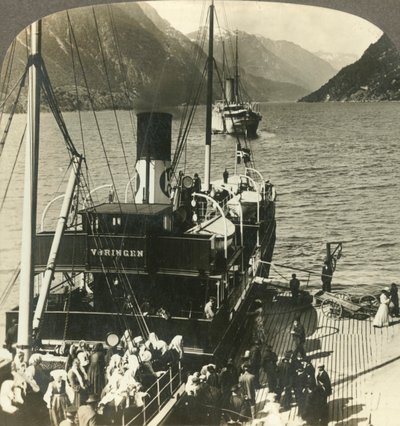 Lämnar Odde för en utflykt nerför den pittoreska bergväggarna Sorfjord, Norge, c1905. av Unbekannt