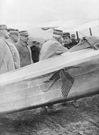 Löjtnant Georges Guynemer möter franska generaler den 19 februari 1917 av Unbekannt