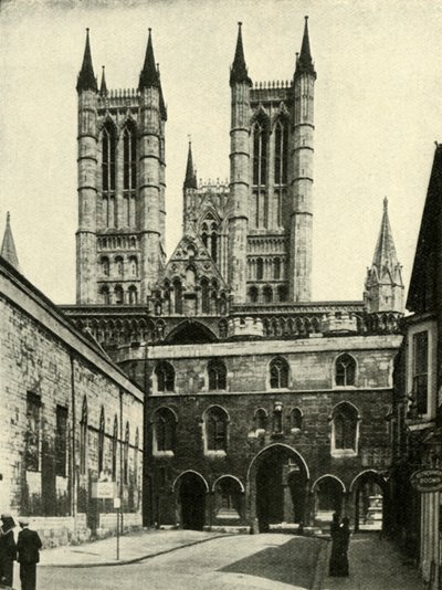 Lincoln Cathedral och The Exchequer Gate, c1948. av Unbekannt
