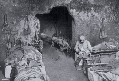 Boende i en fransk grotta, första världskriget, 1915 av Unbekannt