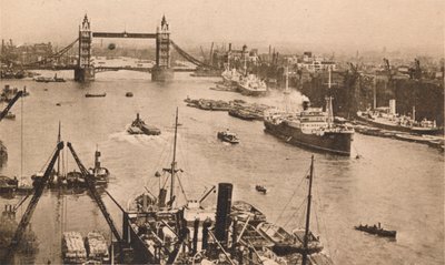 London - Tower Bridge och poolen, c1910 av Unbekannt
