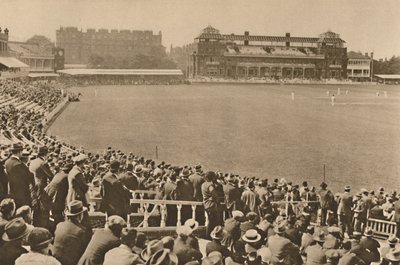 Tittar mot paviljongen från Mound Stand at World-Famous Lords, c1935. av Unbekannt