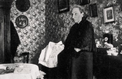 Louise Michel, fransk lärare, medicinsk arbetare och anarkist, 1899 av Unbekannt