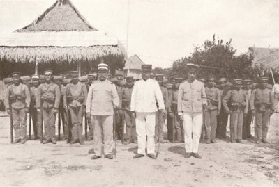 Madeira-Mamore Railway: På gränsen mellan Bolivia och Brasilien: Bolivianska officerare och soldater, 1914 av Unbekannt