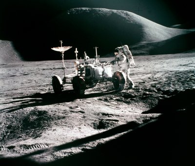 Bemannad rymdflygning, USA, Apollo 15 Apollo 15-astronaut James Irwin, med Lunar Rover av Unbekannt