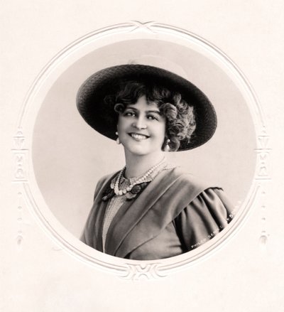 Marie Studholme 1875-1930, engelsk skådespelerska, 1909 av Unbekannt