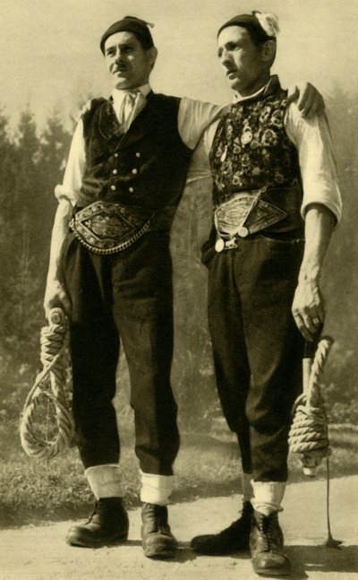 Män i traditionell klädsel, Mühlviertel, Oberösterreich, c1935. av Unbekannt