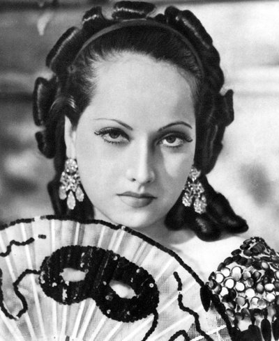 Merle Oberon, brittisk skådespelerska, 1934-1935 av Unbekannt